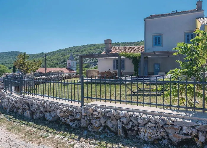 Dom wakacyjny 4 Bedroom Stunning In *